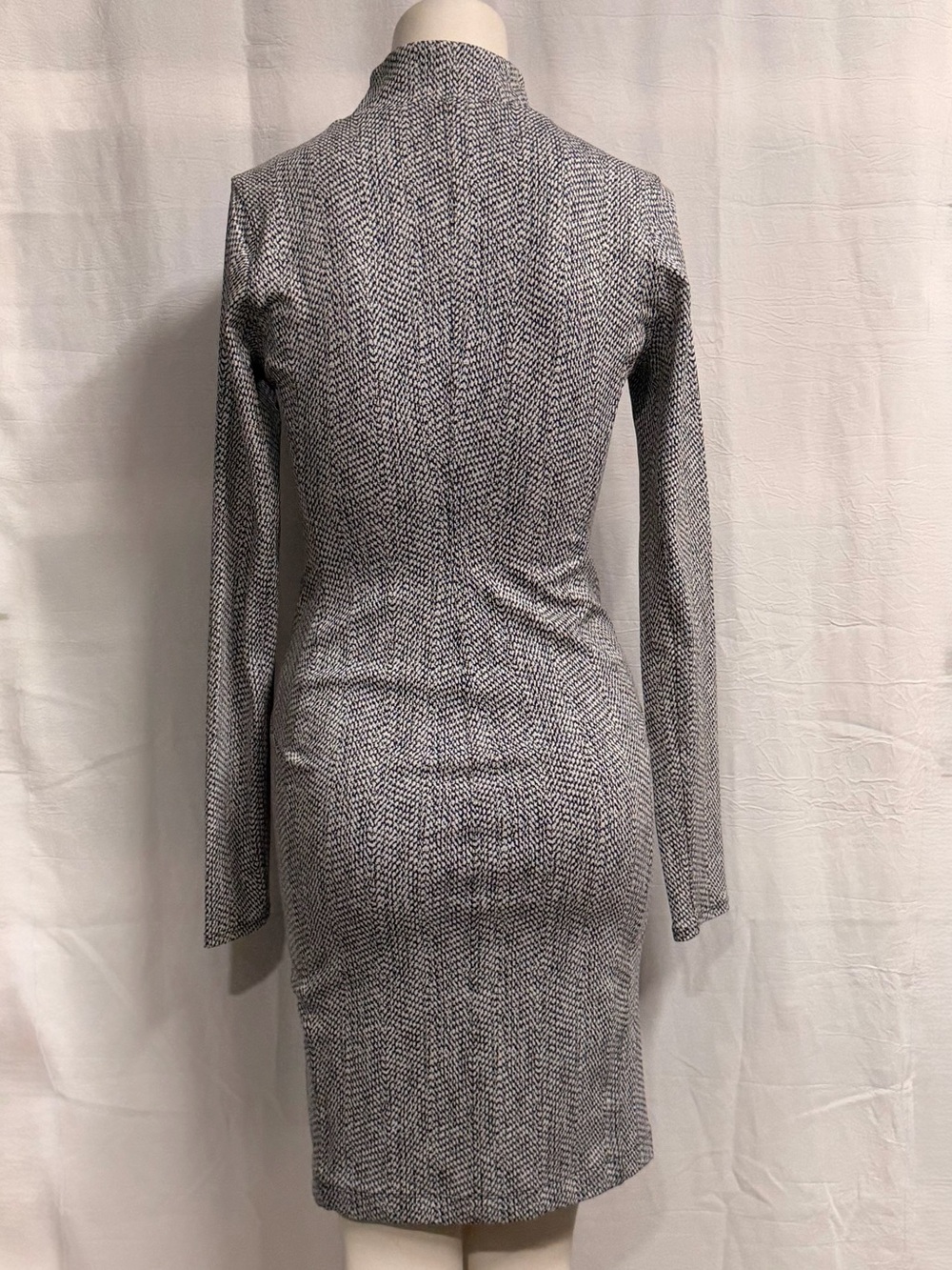 Athleta Long-Sleeve athletic Dress - Picture 4 of 6